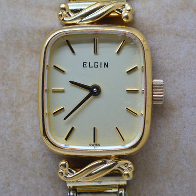 《寶萊精品》ELGIN 愛爾金金黃方長雕花手動女子錶