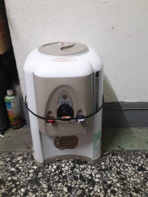 蘋果牌 7.8公升 / 7.8L 全開水溫熱開飲機 飲水機 開飲機 AP-1688