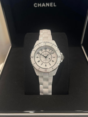 CHANEL  香奈兒  J12 經典 CHANEL J12腕錶 H5699 白色高抗磨陶瓷腕錶 Caliber 12.2機芯