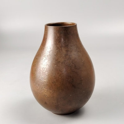 。日本銅花瓶斑紫銅花瓶。使用過，不帶箱，品相見圖。