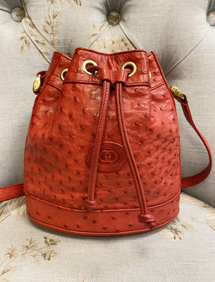 (來玩老時尚) Gucci 爆美的法拉利紅色vintage鴕鳥水桶包