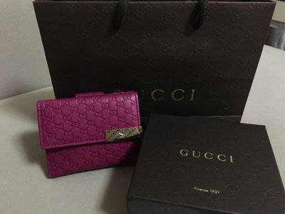 ((降價))Gucci短夾 皮夾 經典皮革 經典鐵牌 女用紫色短夾 全新 正品