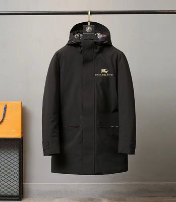 Burberry最新冬季大賣款！ 男長款羽絨大衣 外套，毛蓬鬆柔軟超親膚，非常保暖，真的是超級實用，防潑水耐磨擋風