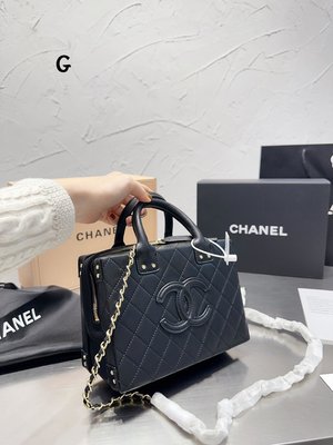 Chanel 手提 小箱子包 羊皮手感超級好 原裝 超級大牌 以華麗高貴的外形成為當下最炙手 NO143923
