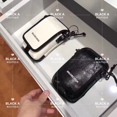 【BLACK A】精品 Balenciaga 斜背羊皮手機包 黑色/白色