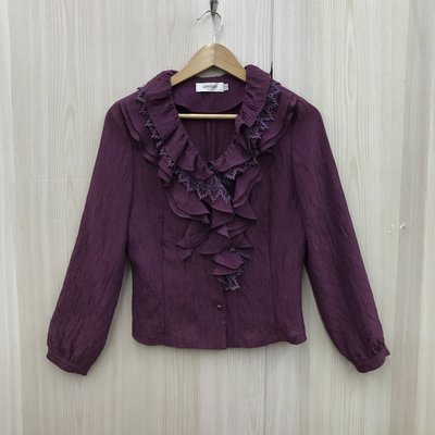 【愛莎＆嵐】 aimilan 愛蜜蘭 女 紫色V領波浪造型長袖襯衫/M 11210 25