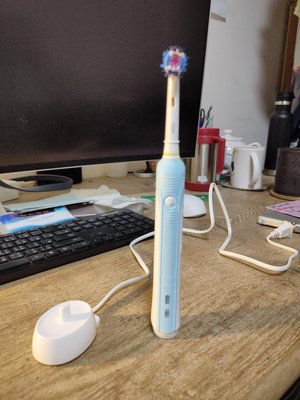 Oral B pro500電動牙刷 （母親節 不蛀牙 快樂用餐不用煩)