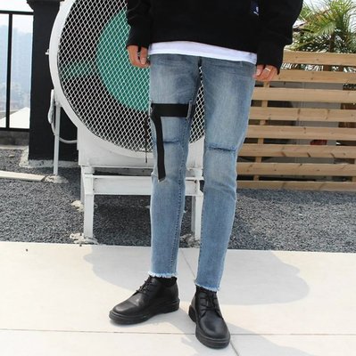 FINDSENSE品牌 2017新款 韓國明星同款 男生 潮流織帶設計 破洞毛邊牛仔褲