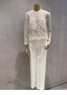 🌸Angela🌸法式洋氣減齡漂亮高級感白色蕾絲鏤空襯衫上衣(240123)