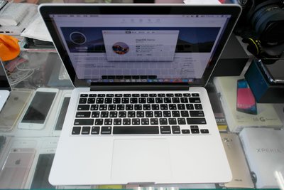 Macbook Pro i5 Late2013 8G RAM 256G Iris 1536MB 已改雙系統正版Win10