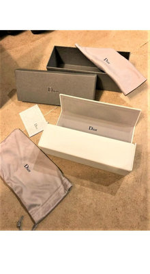 Dior 白色菱格紋眼鏡盒