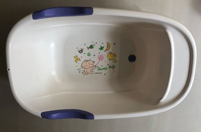 COMBI 品牌排水設計嬰兒浴盆/洗澡盆~1000元~~限面交