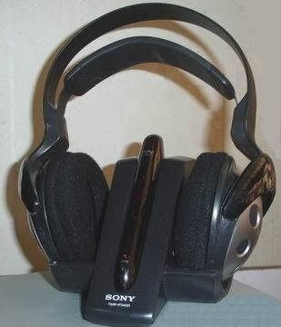 Sony MDR-IF540RK 紅外線傳輸 立體 耳機 帶低音震動按摩 ,原價3900元, 9 成新