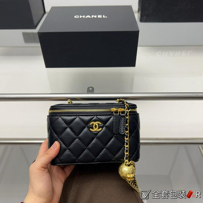 【二手包包】（全套包裝）Chanel金球盒子包時髦精必備款 超級精致Size大號1810 NO99121
