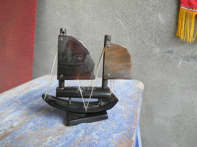 早期----水牛角雕---帆船-老件---清水岩紀念---9.5X9.5公分