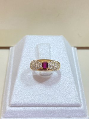 48分天然紅寶石鑽石戒指，香港金工，豪華設計風格搭配黃K金戒台，出清價25800元含運費，只有一個要買要快！寶石鮮紅顏色漂亮