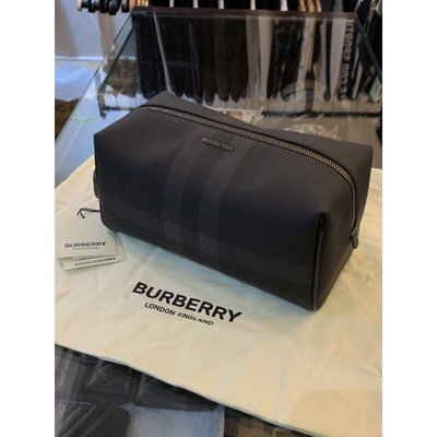Burberry 經典黑色格紋設計 簡單好看 男生 男款 寬版手拿包 預購