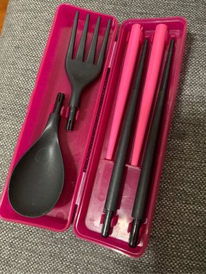 二手桃紅跳色黑色可收納環保餐具/筷子叉子湯匙組