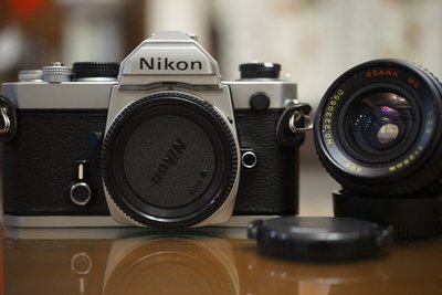 【售】品相漂亮 NIKON FM 三花版單眼相機 約85成新加購Osawa 28mm F2.8 (Ai) 大光圈 街拍鏡