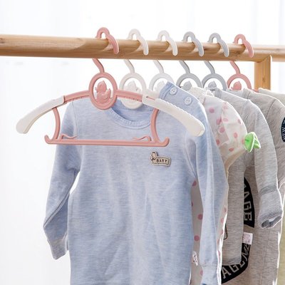 品如衣櫃 洗衣袋 地球儀 居家家 防滑可伸縮兒童衣架家用晾衣架 寶寶嬰兒衣服架衣撐掛衣架