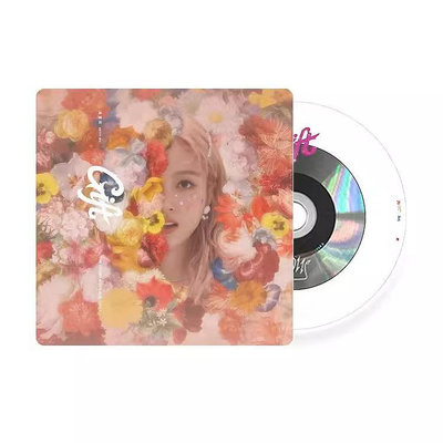 吳宣儀首張實體專輯EP GIFT CD+寫真+3D小卡+胸針 正版周邊特典-樂樂