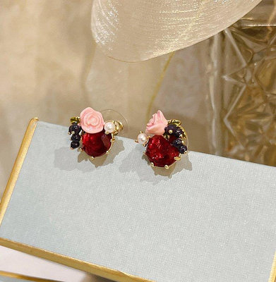 直購#Les Nereides 香味筆記 粉色玫瑰紅星鉆 耳環耳夾耳環