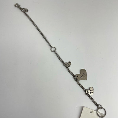 ☆注目の日本製agnes b 新款銀色agnes b字樣heart鑰匙圈/包包吊飾☆