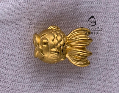 【GoldenCOSI】周大福 年年有餘(魚) 轉運珠墜飾 吊飾 手環 0.44錢黃金墜飾 吊墜 黃金飾品 生日禮物