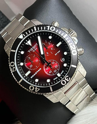 TISSOT SEASTAR1000  漸層紅色錶盤 銀色不鏽鋼錶帶 石英 三眼計時 男士手錶 T1204171142100 天梭300米潛水錶
