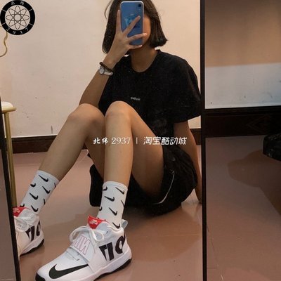 Nike Team Hustle 女子奧利奧小VEER運動籃球鞋AQ9977-100