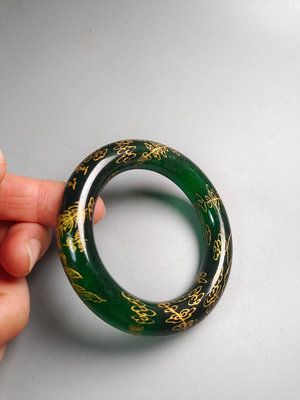 古玉老玉古董收藏的古代緬甸冰種滿綠老翡翠描金圓條手鐲 內徑5.5cm 條粗1.2cm 手工雕刻 包漿渾厚 品相如0584