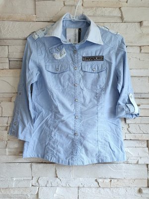全新TOUGH/SALAD淺粉嫩藍襯衫外套，原價3780