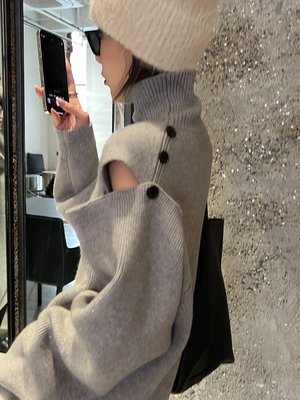 NANA‘S【D12015】小眾設計感~chic韓國鈕扣調節多穿！高領針織露肩連身毛衣裙 現貨/預購