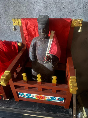 【二手】幫好友一尊清代老神像 椅子是新做的 神像和椅子可以一起 古董 古玩 收藏 【同福客棧】-191