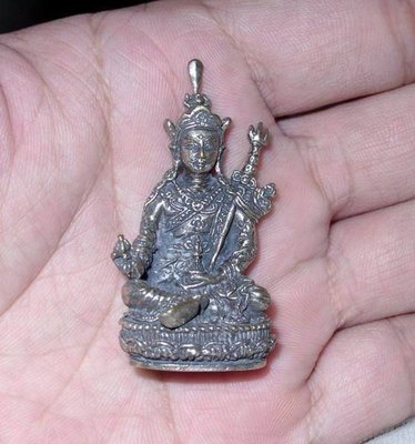 【五輪塔】佛教文物，銅精雕小佛像『卍蓮花生大士卍』