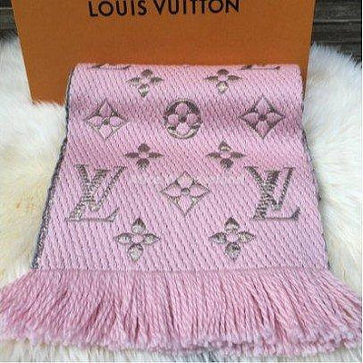 LV M70466 Monogram LOGOMANIA SHINE金銀紗羊毛針織圍巾粉