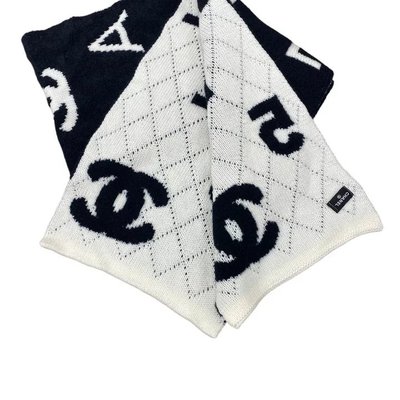 Chanel 圍巾，30cm ×220cm