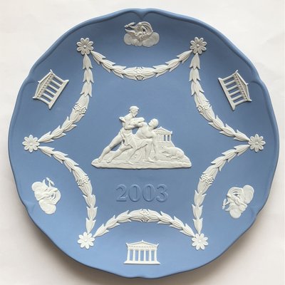 英國皇室精品 Wedgwood Jasper 碧玉 絕版藍底白浮雕經典系列年度盤 (送 2003 年次親友的最佳禮物)
