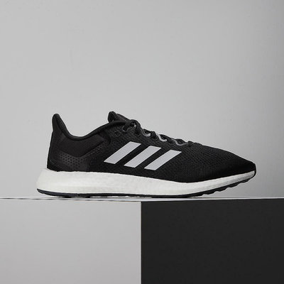 Adidas PUREBOOST 21 男 黑白 避震 網布 透氣 慢跑鞋 GW4832