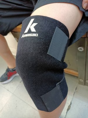 *總統體育*(自取可刷國旅卡)KAWASAKI 調整型 膝蓋 束套  運動用 護膝 不分左右 單一尺寸