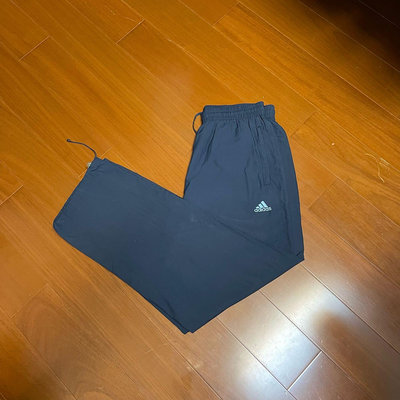 （Size 美版M) Adidas 刺繡防風長褲(3M風褲）