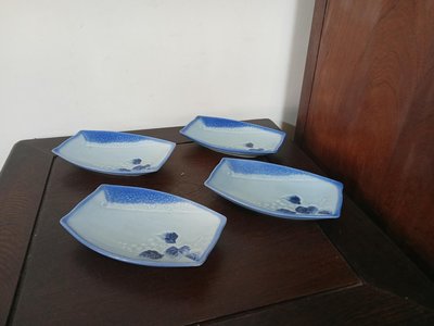 (日式生活用品)青花染付淺浮雕果葉紋和食器/壽司盤一組(A1113)