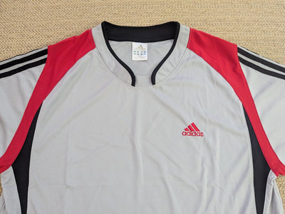 adidas 灰藍色紅色短袖運動T-shirt L號 XL號