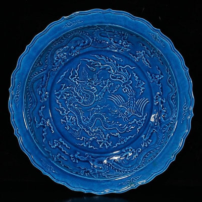 大明弘治寶石藍開片雕刻龍鳳盤（5.5×32.5cm）400594 瓷器 斗彩 青花【南小瓷】