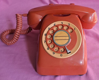 早期瑞立牌600型-A1轉盤橘紅色電話機