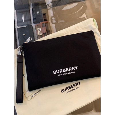 Burberry  經典 黑白立體字母設計 男生 手拿包