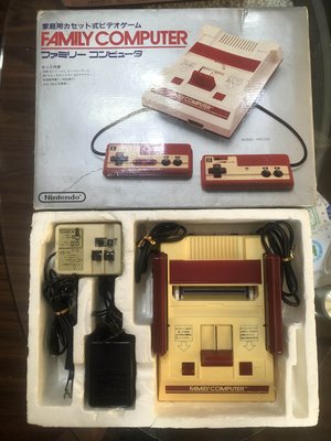 土城可面交便宜賣原廠 任天堂 Nintendo Family Computer 紅白機盒裝完整電玩主機FC游戲機