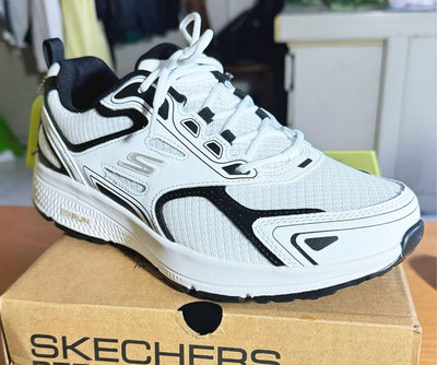 SKECHERS. 輕便健走（運動鞋）41碼白色男用鞋