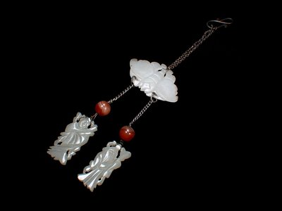 『保真』老玉市場-明清和闐一級白玉蝴蝶人物花片老瑪瑙珠老銀掛飾