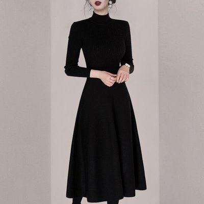 秋冬裝2021年潮新款黑色針織連衣裙高端輕奢女裝高級感女神范長裙子KLjpyx